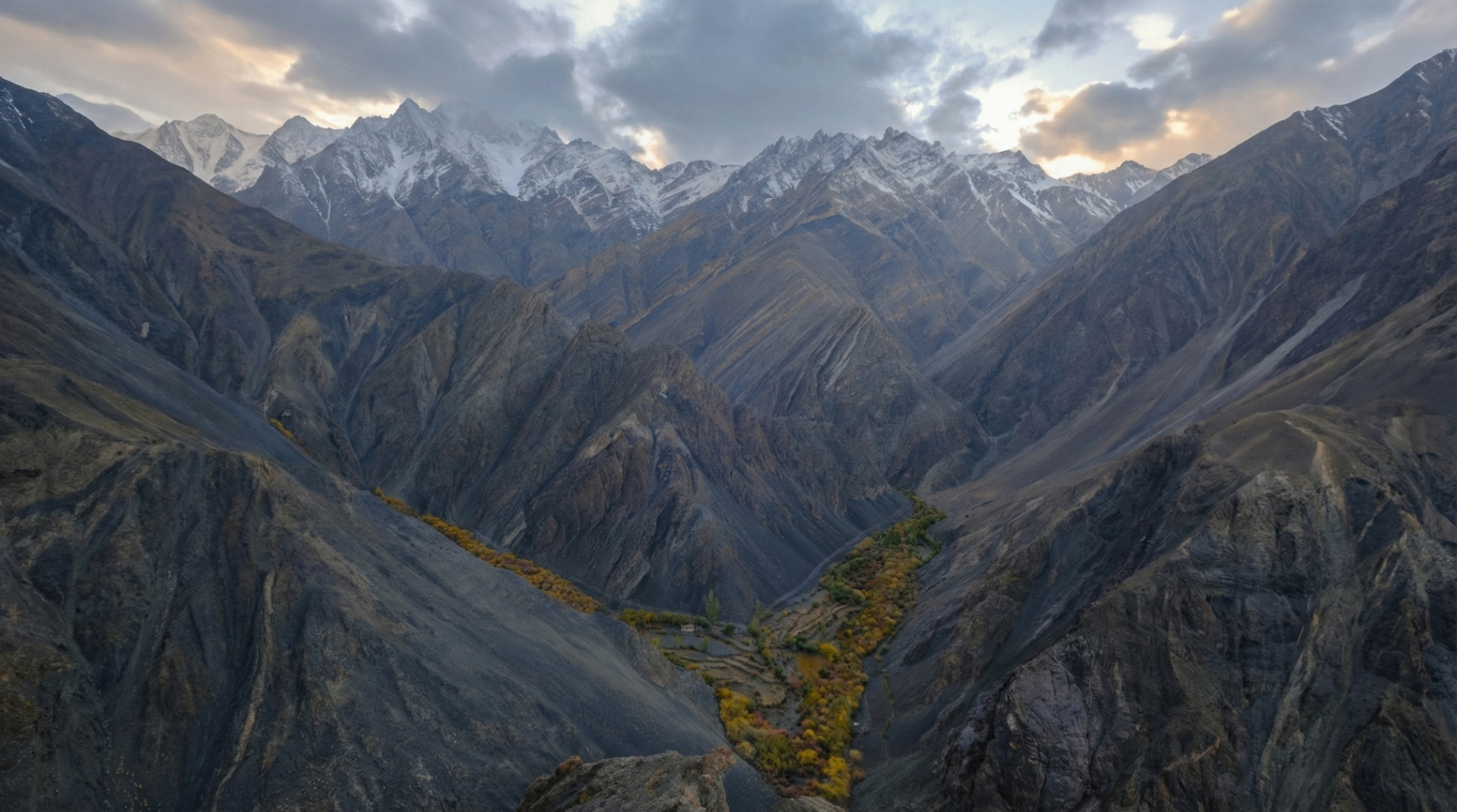 Snow-capped Himalayan peaks above the Tar valley