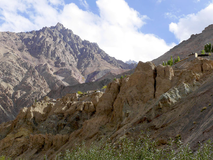 Approach to a high Ladakhi pass